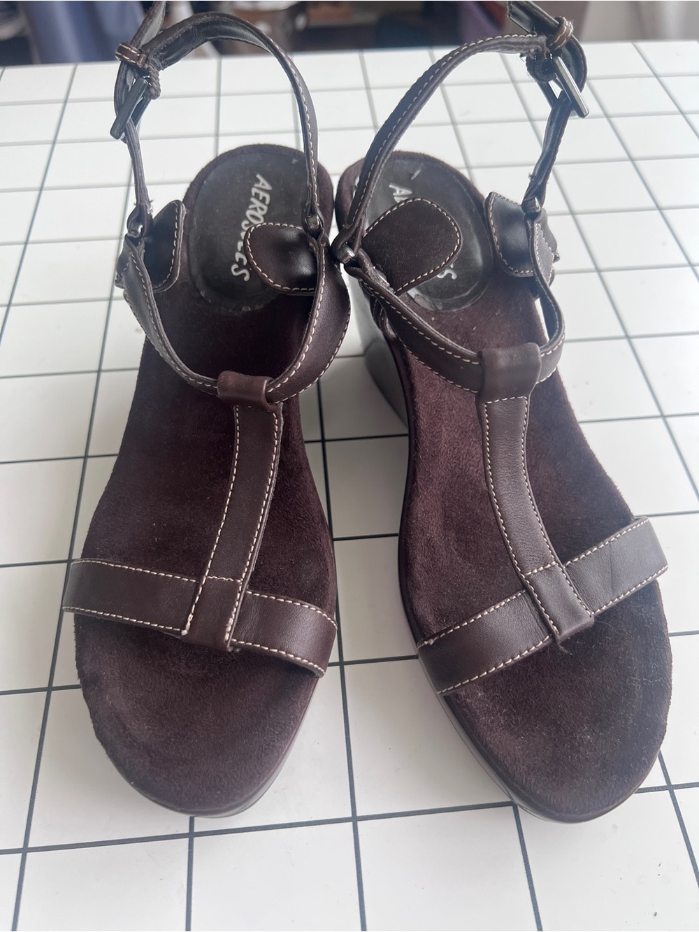 Aerosoles Dark Brown Leather & Suede T-Strap Sandals Size 7